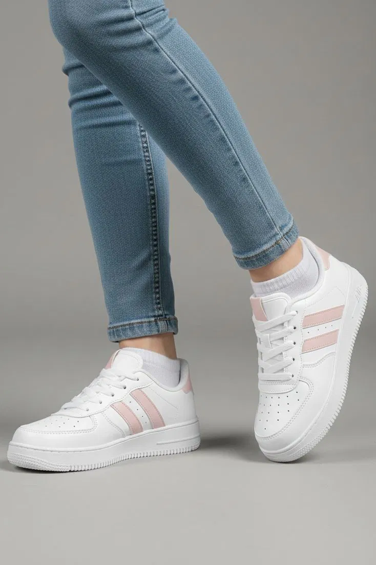 حذاء نسائي رياضي أبيض