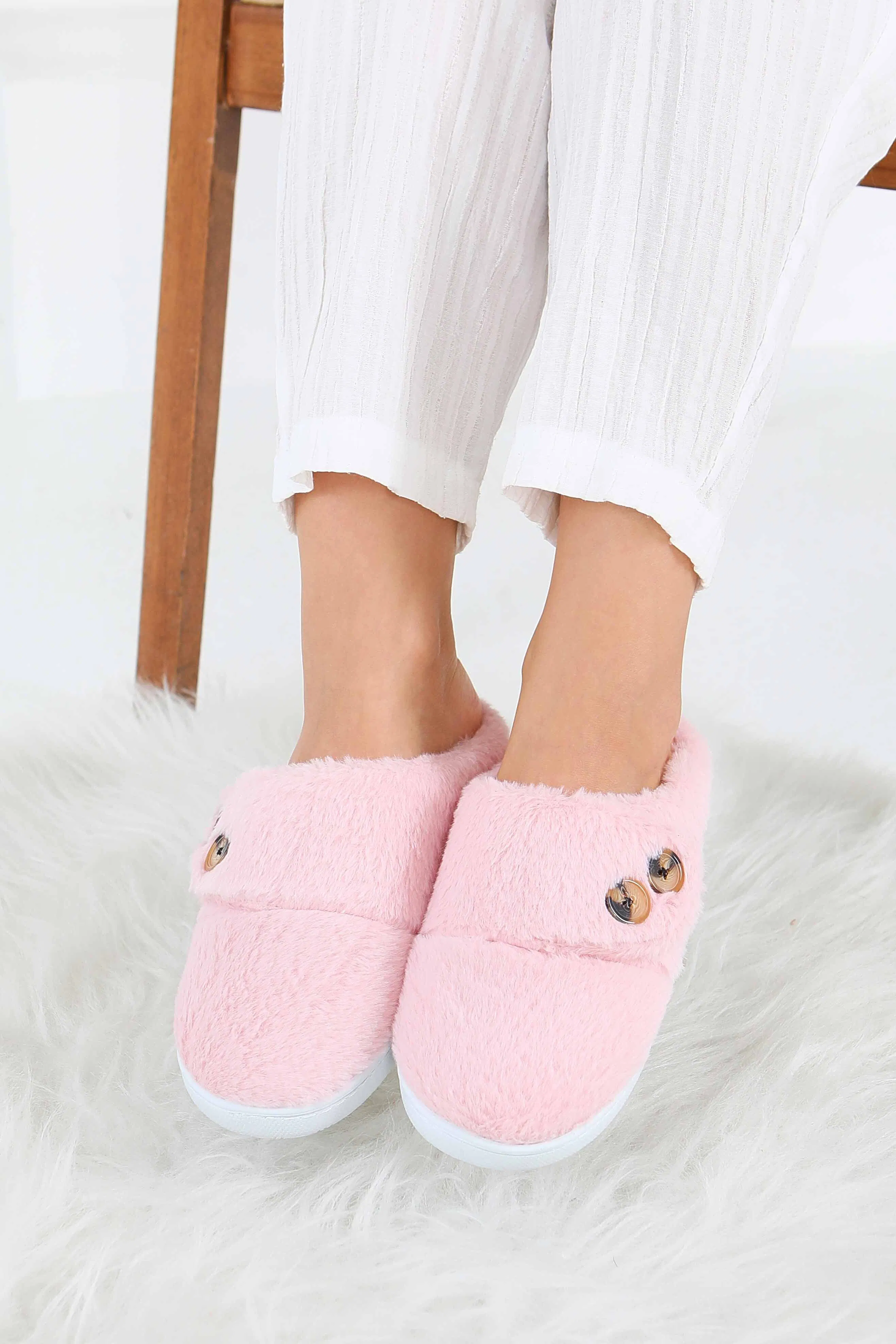 شبشب منزلي نسائي ساده بلون زهري بأزرار