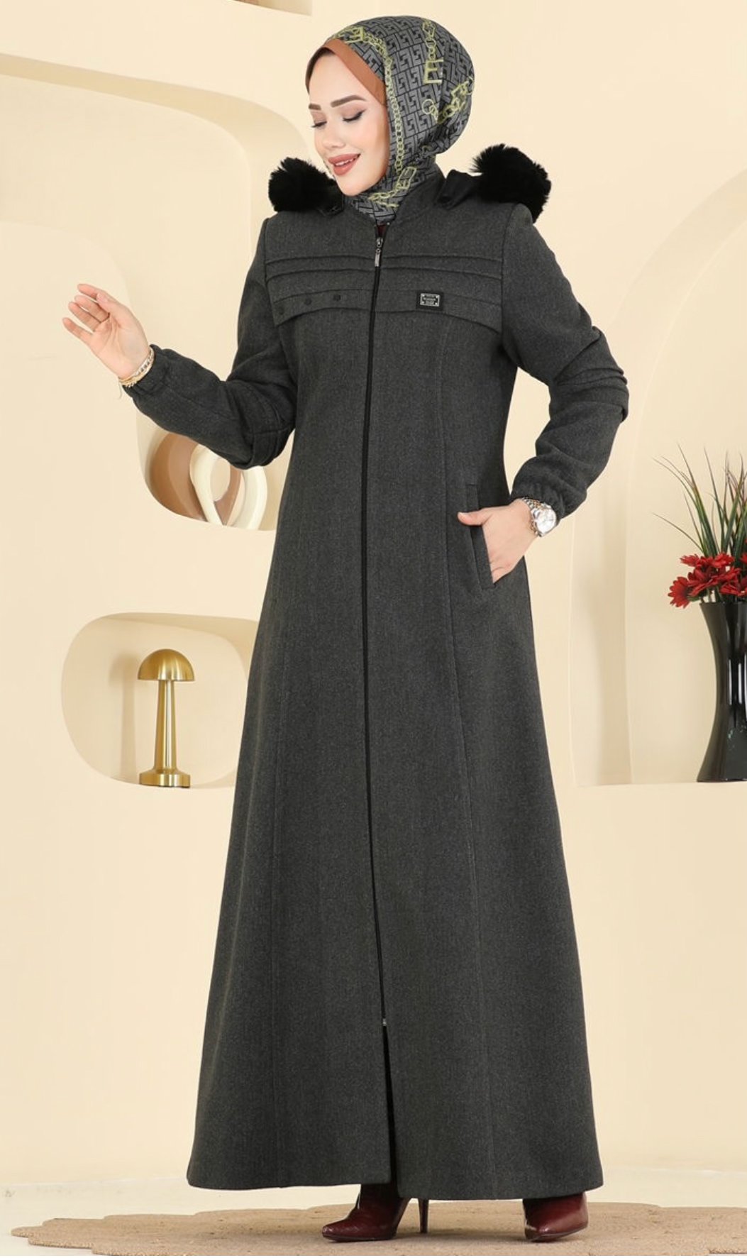 معطف جوخ طويل بلون رمادي غامق للمحجبات