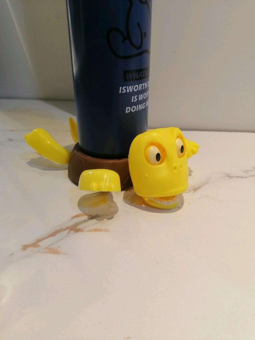 قاعدة أكواب