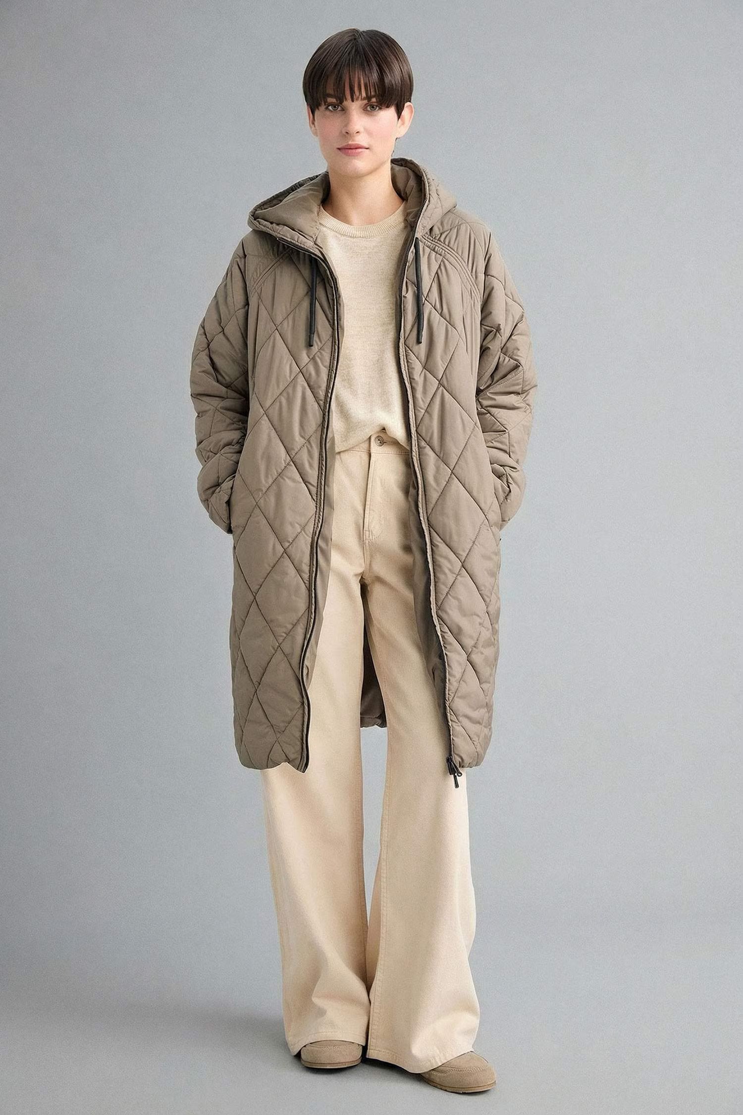 معطف بغطاء رأس