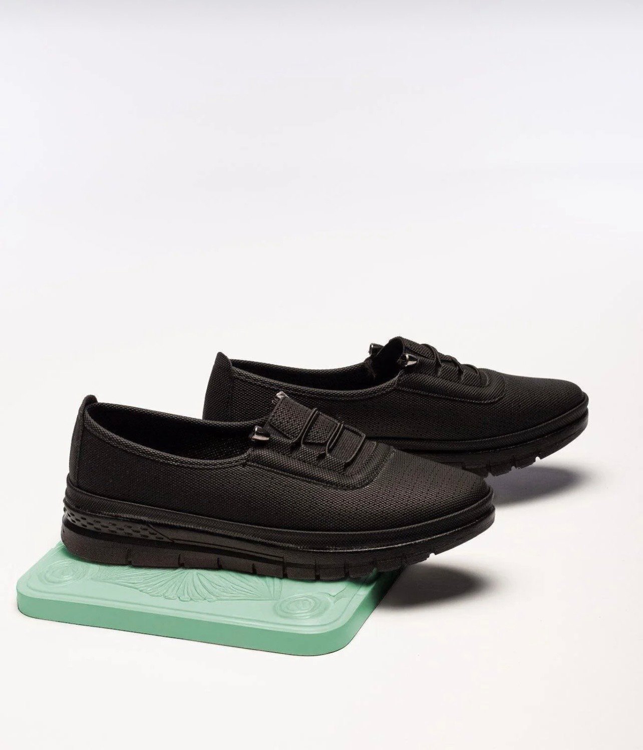 حذاء كاجوال نسائي